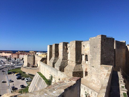 Castillo de Guzmán el Bueno