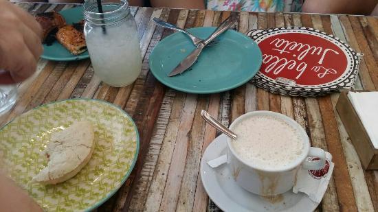Di Carlo Pan y Cafe