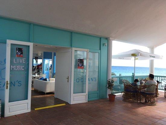 Ocean's Cocktail Bar